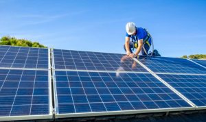 Installation et mise en production des panneaux solaires photovoltaïques à Fayence